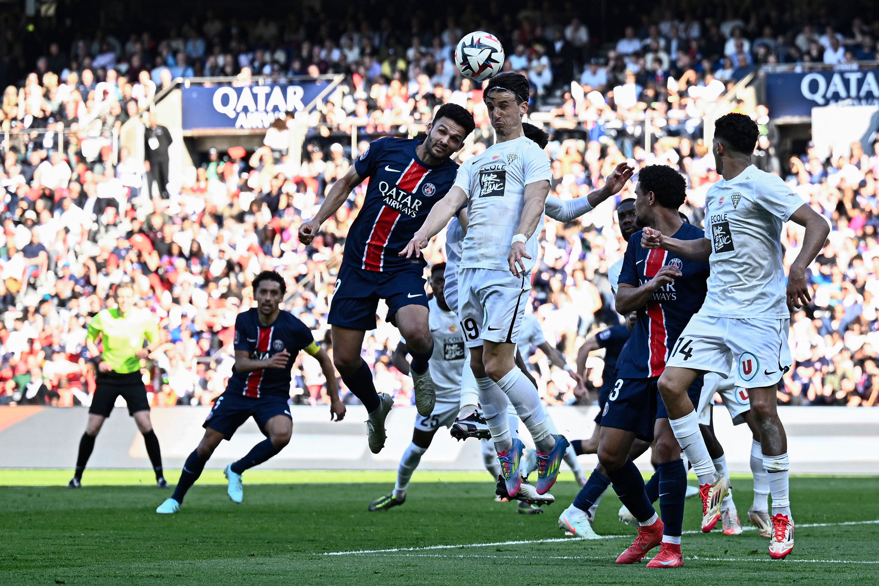 详细阅读:爱游戏亚洲官网-巴黎球队晋级巅峰足球赛八强赛(巴黎球队晋级巅峰足球赛八强赛程) 爱游戏亚洲官网-巴黎球队晋级巅峰足球赛八强赛(巴黎球队晋级巅峰足球赛八强赛程)