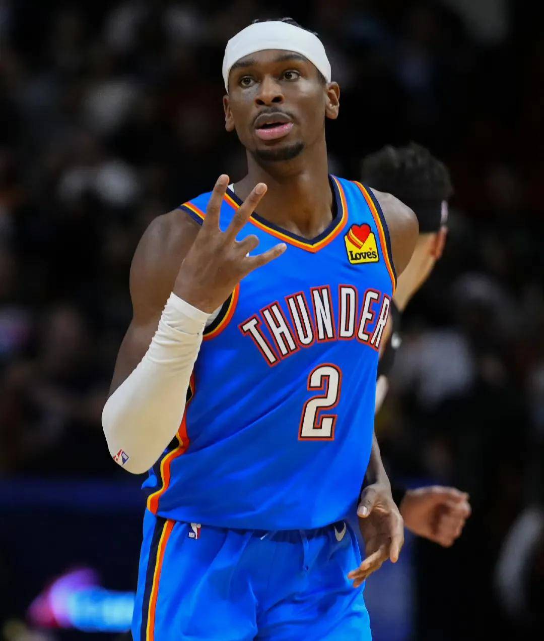 爱游戏平台-国王负于爵士,爵士继续领跑西部