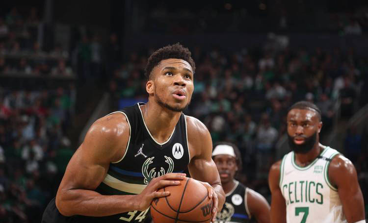 爱游戏app下载地址-关于雄鹿全队战绩稳定晋级榜首，字母哥高光表现引人注目的信息