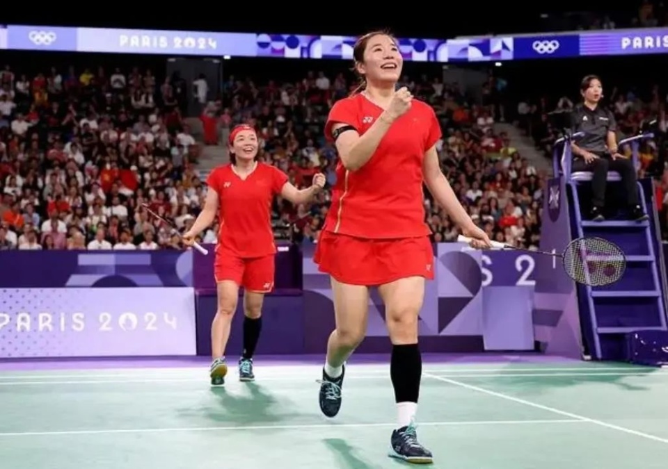 详细阅读:爱游戏vip注册-羽毛球双打选手默契配合,夺得金牌 爱游戏vip注册-羽毛球双打选手默契配合,夺得金牌