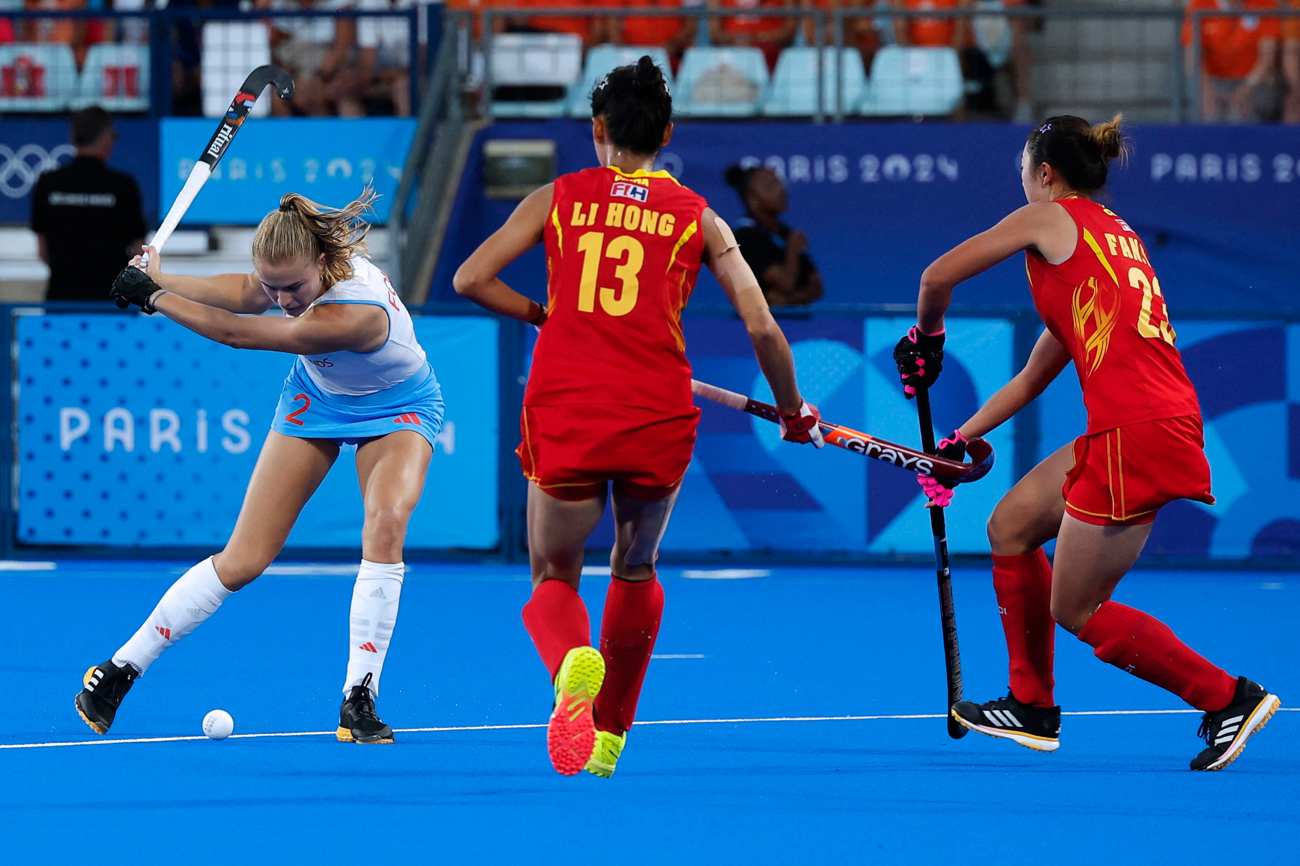 爱游戏链接-关于梦幻表现!女球员在比赛中一展风采夺冠的信息