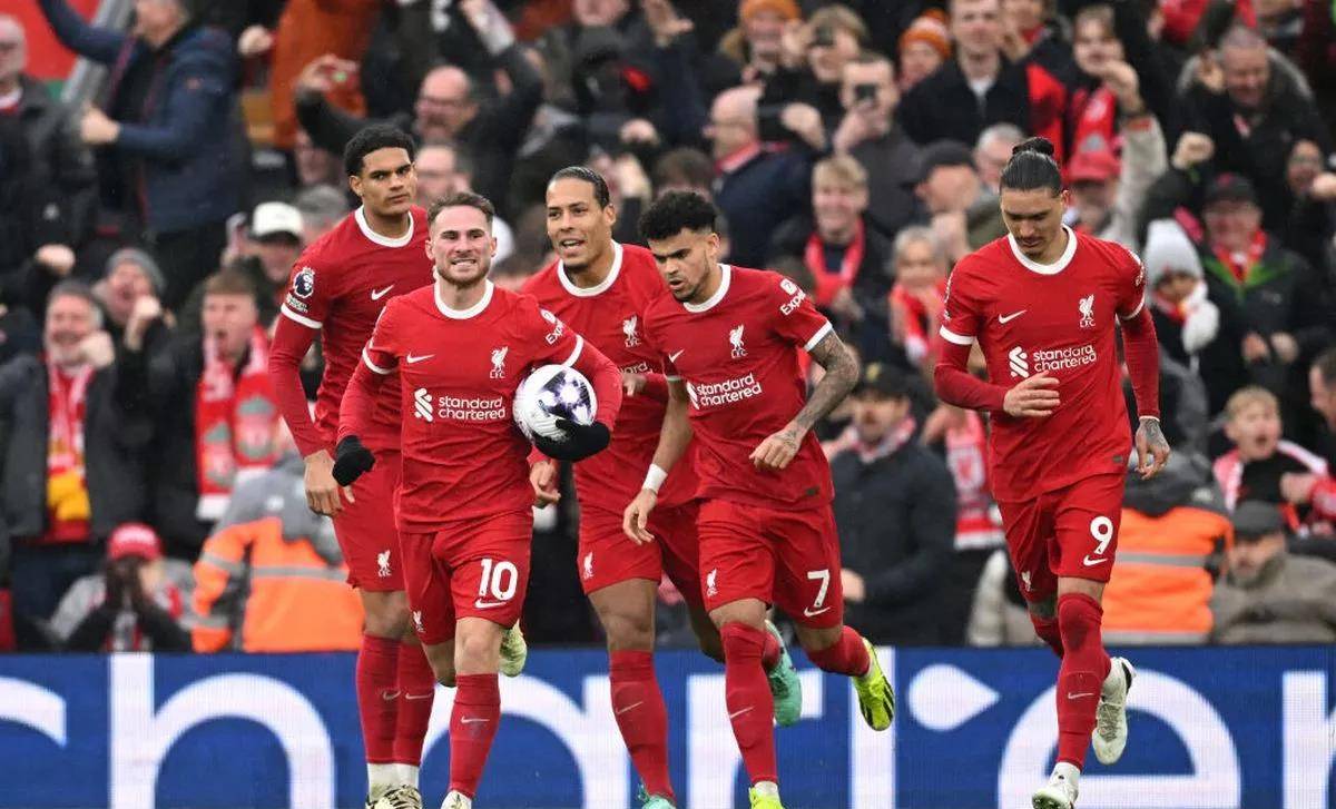 爱游戏登录入口-利物浦球队全力以赴，谱写胜利新篇章的简单介绍