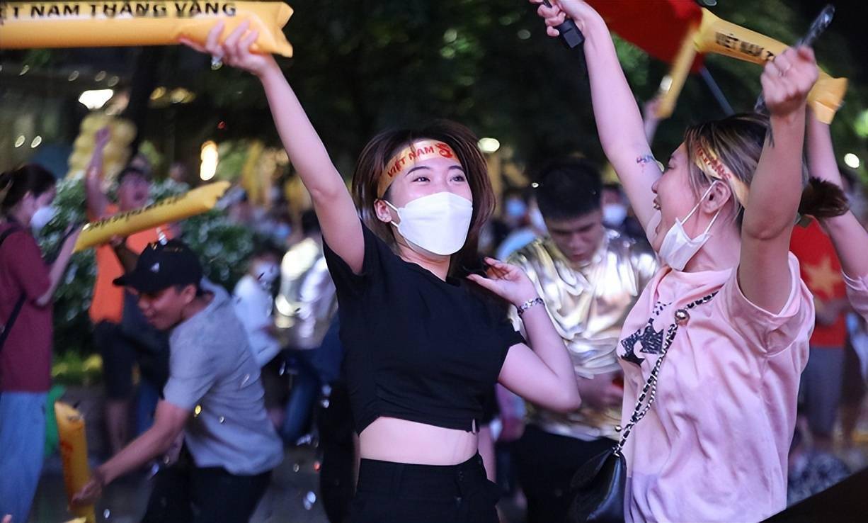 爱游戏官网登录网址-东南亚足球赛:女性选手冲刺冠军的简单介绍