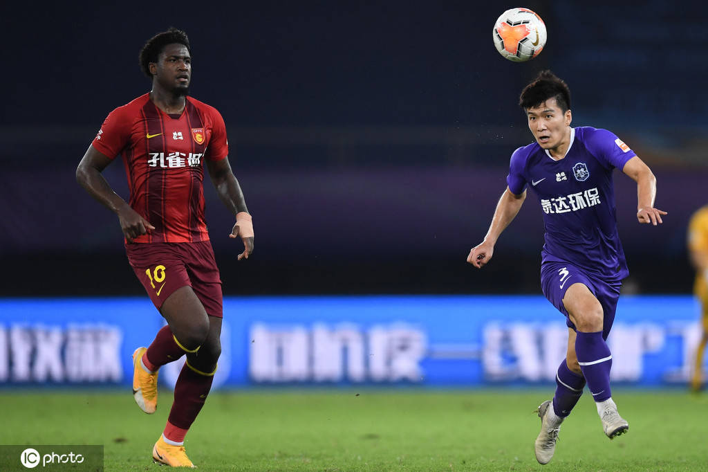 爱游戏官网-包含阿雅克肖主场不敌索肖，丢失保级良机的词条