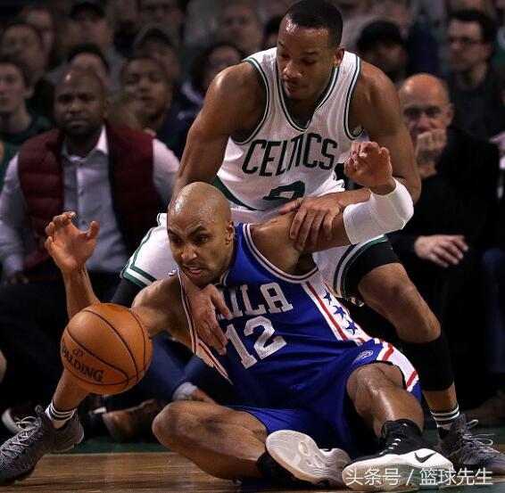 爱游戏网站入口-众将出奇制胜,联手防守拦截对手