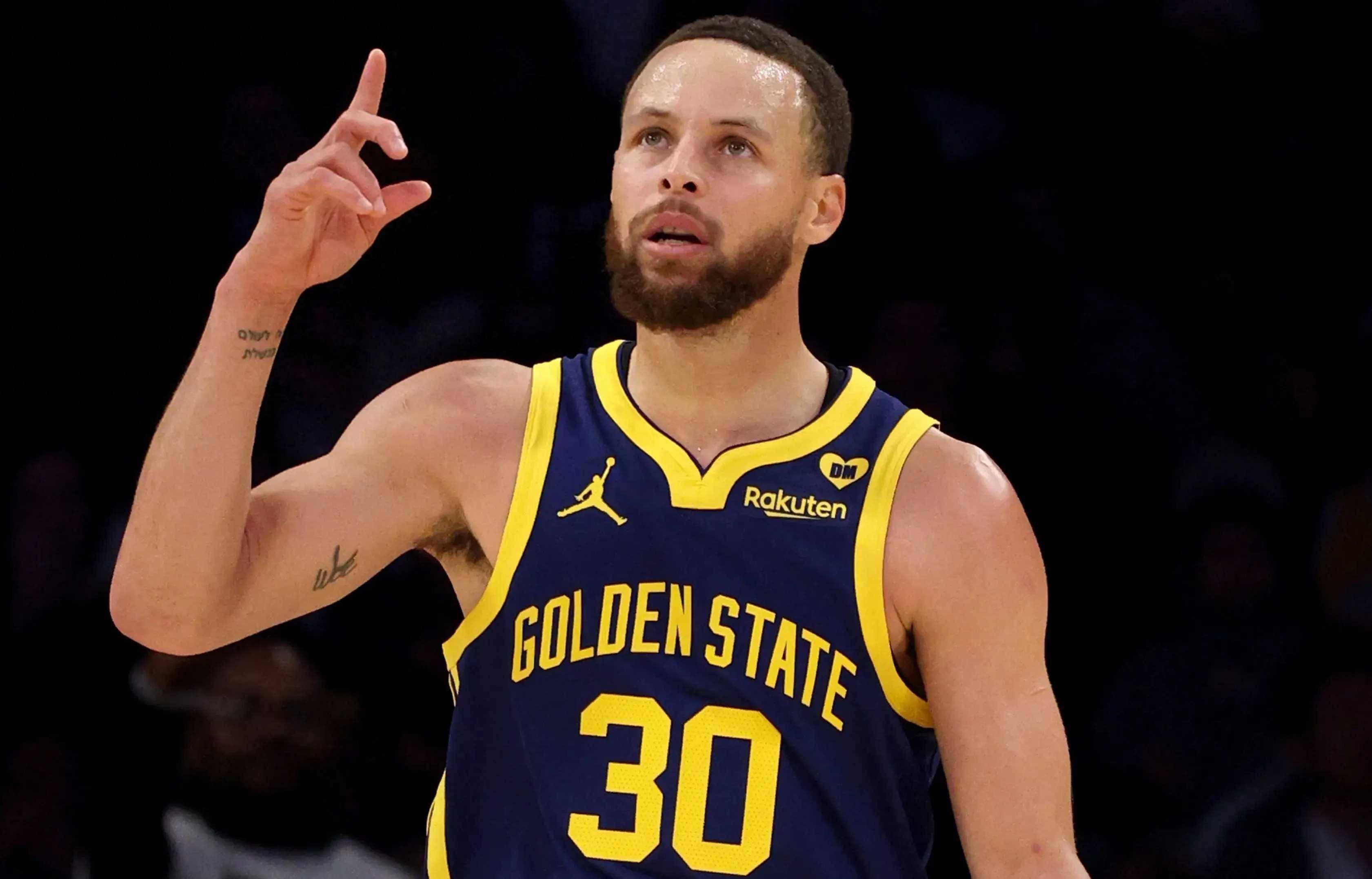 爱游戏视频-关于黄蜂队客场逆转对手，展现出强大的意志力的信息