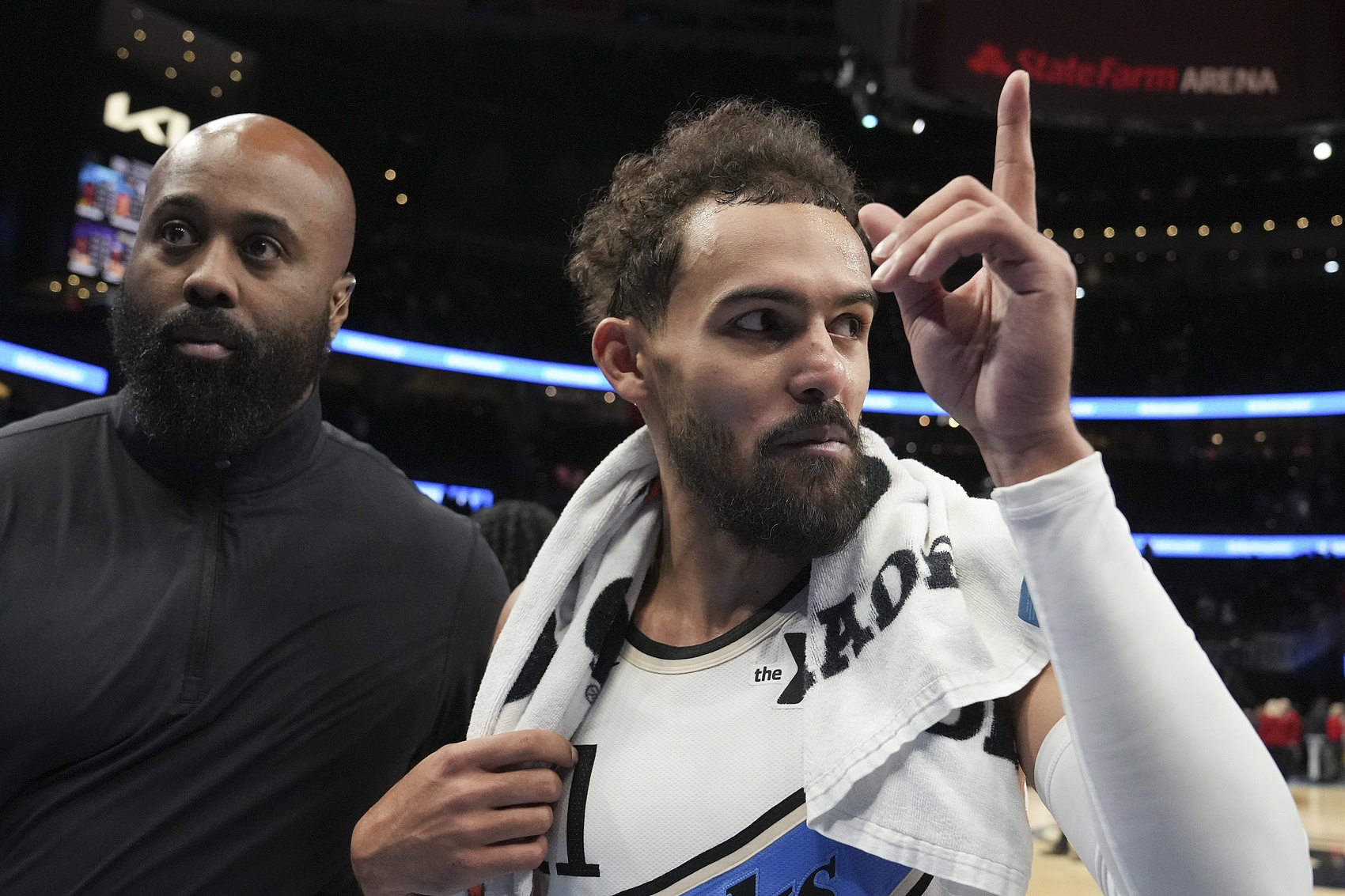 爱游戏投注-包含老鹰胜黄蜂，特雷-杨砍下全队最高分的词条