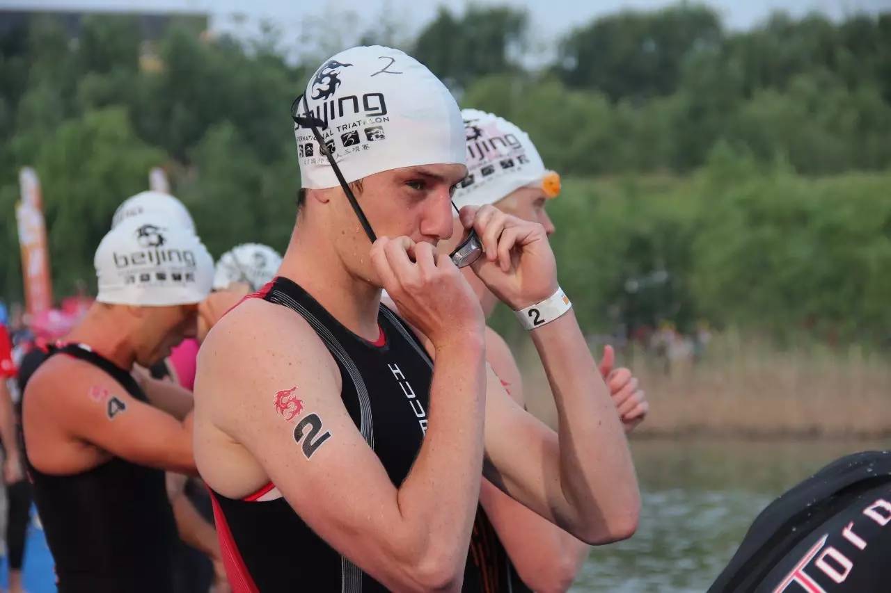 包含精心训练释放爆发力选手夺魁的词条