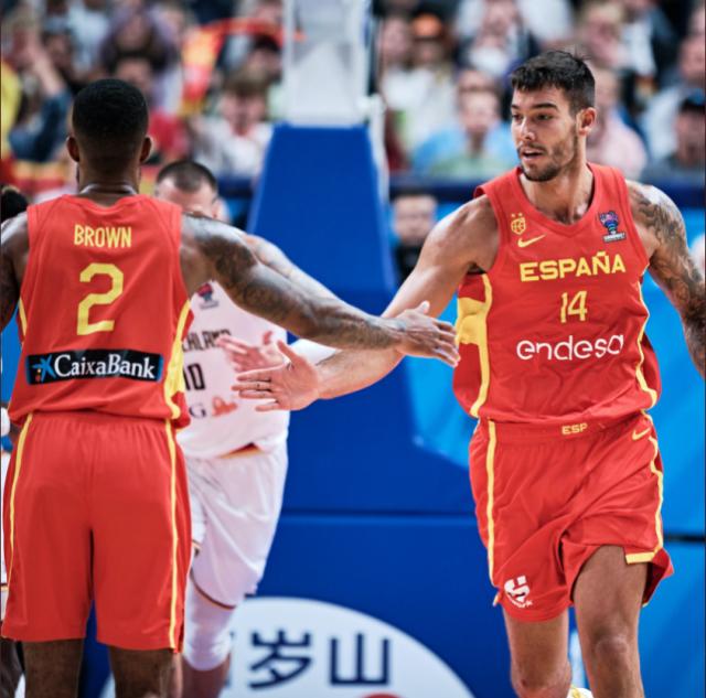 爱游戏网页版-西班牙逆转波兰，提前预定16强名额