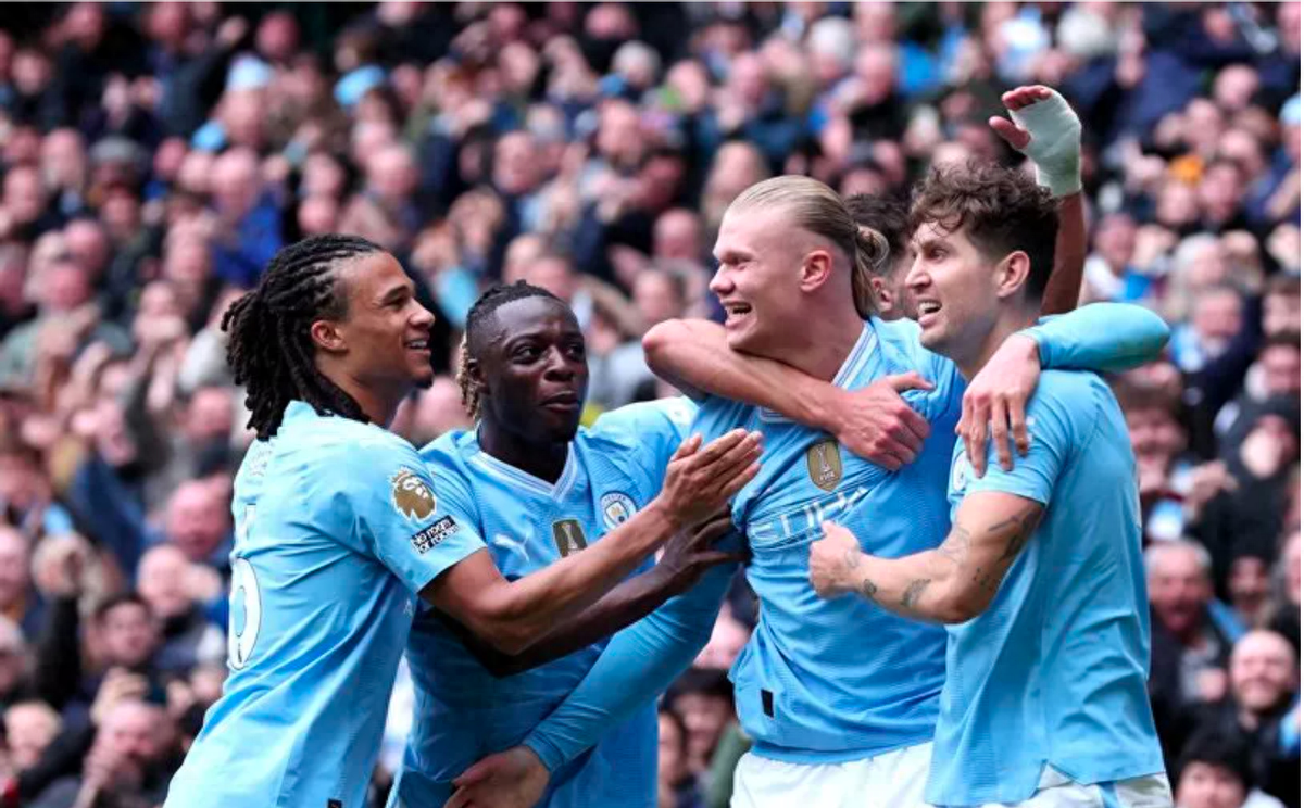 爱游戏课程-曼城逆转，瓜迪奥拉庆祝狂欢