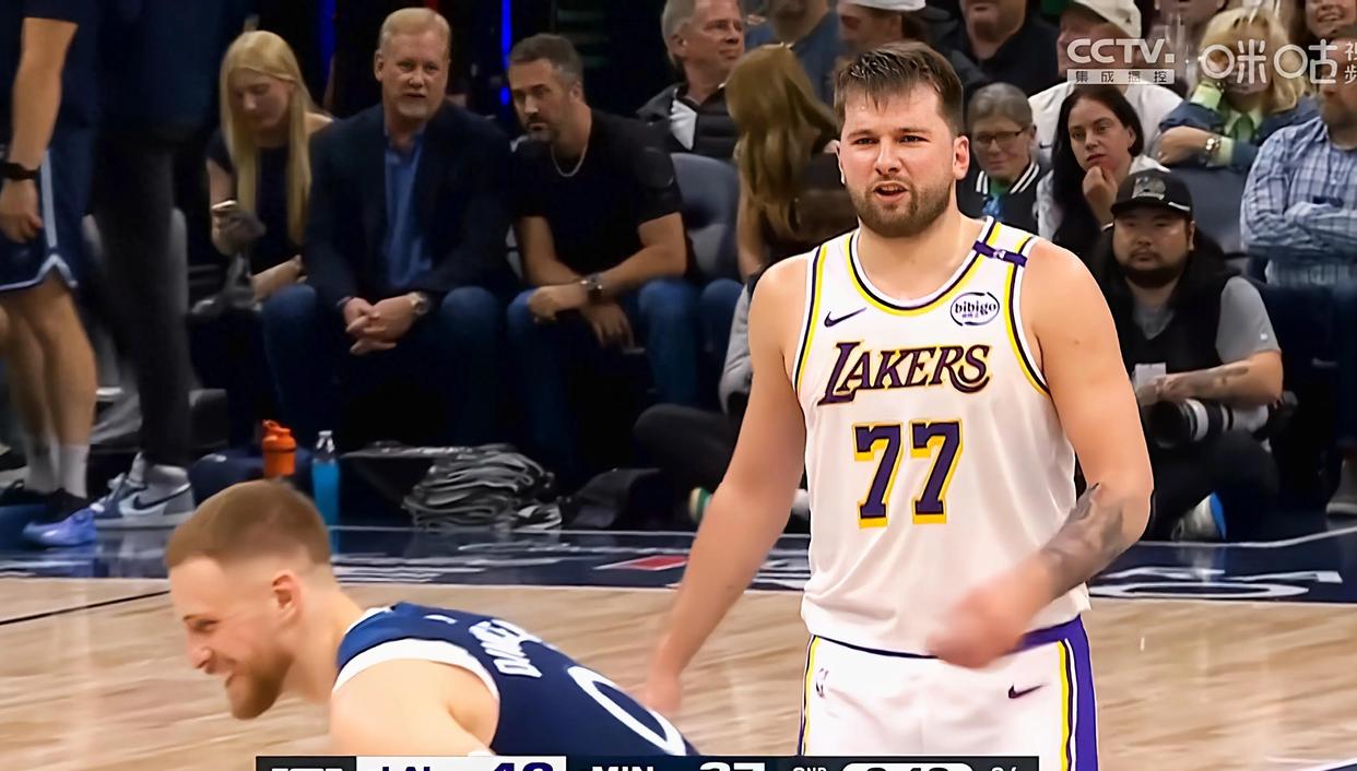 详细阅读:爱游戏app-波特兰胜湖人,利拉德三分步行者击败湖人 爱游戏app-波特兰胜湖人,利拉德三分步行者击败湖人