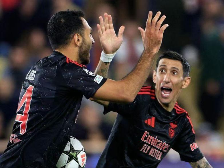 爱游戏课程-摩纳哥队在比赛中力压对手，备战欧洲杯